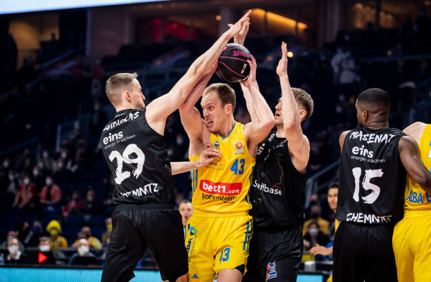 亚雷亚尔的 亚雷亚尔的