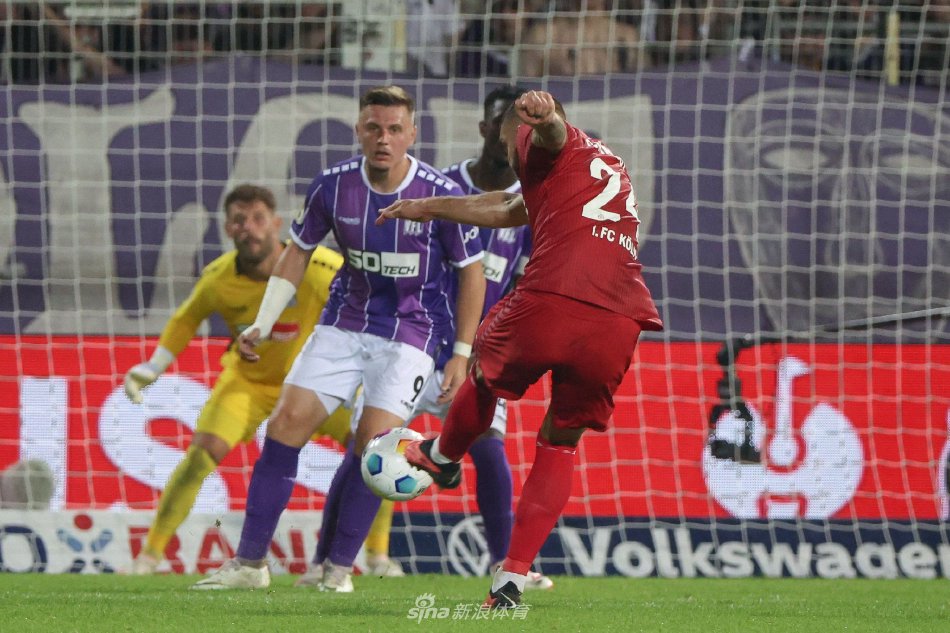 崭露头角的 崭露头角的