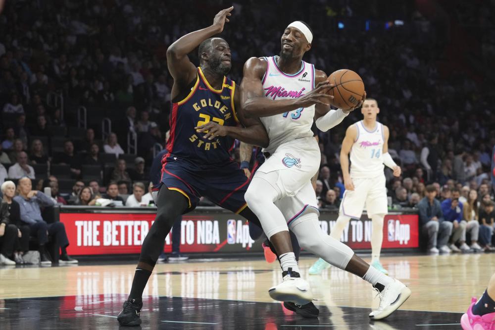 吴亚轲出球 吴亚轲出球