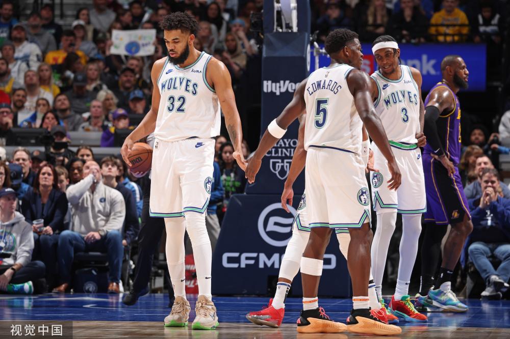 坚韧不拔的 坚韧不拔的